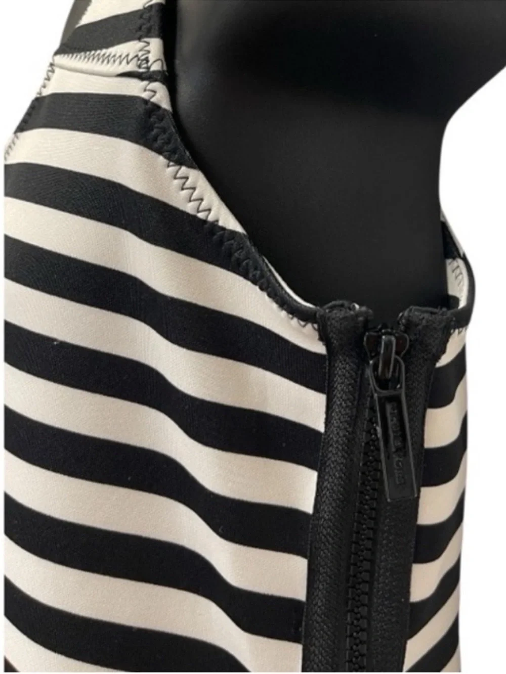 Michael Kors Size 10 Black White Striped Sheath Dress Sleeveless